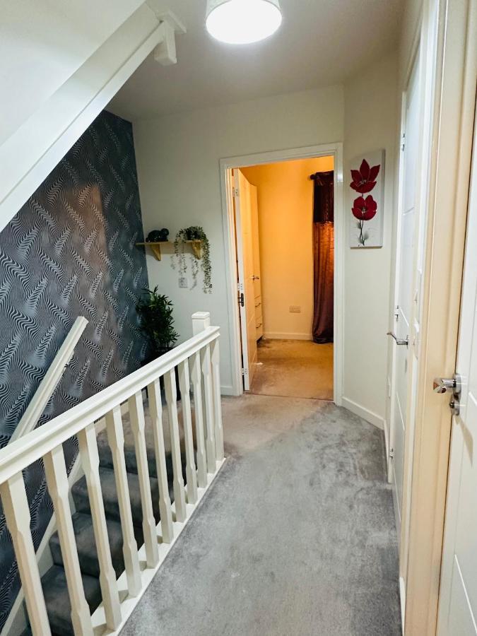 Modern 3 Bed Villa With Free Parking And Garden Close To City Center And Edinburgh Airport ภายนอก รูปภาพ