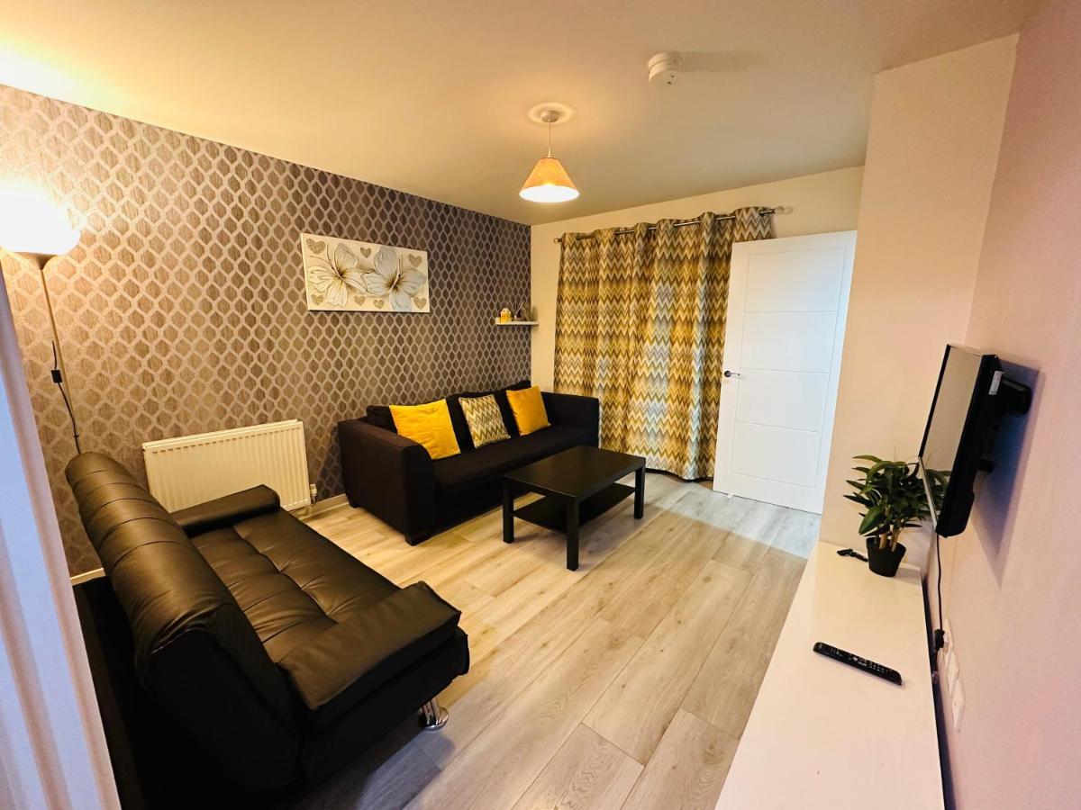 Modern 3 Bed Villa With Free Parking And Garden Close To City Center And Edinburgh Airport ภายนอก รูปภาพ